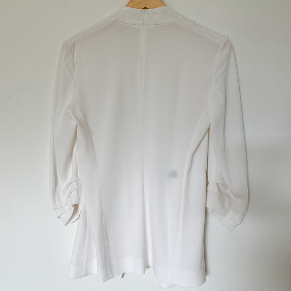Aritzia Babaton Power Blazer in white, size 2 - Picture 2 of 7